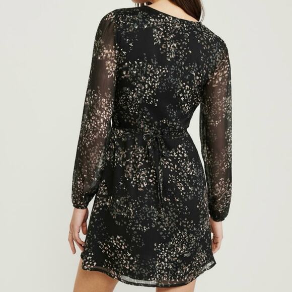 Abercrombie & Fitch Black Patterned Longsleeve Dress Size Small - Picture 3 of 11